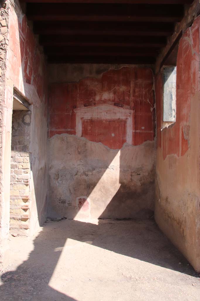 IV.4, Herculaneum, September 2019. Looking towards north side of courtyard 3.
Photo courtesy of Klaus Heese.